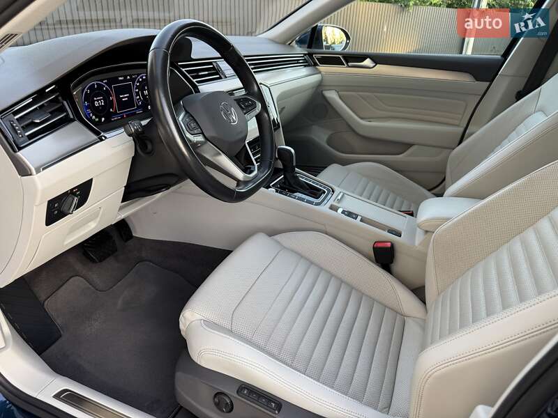 Седан Volkswagen Passat 2020 в Стрию