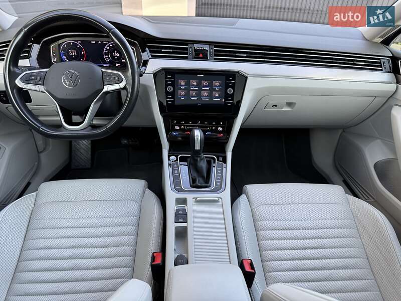 Седан Volkswagen Passat 2020 в Стрию