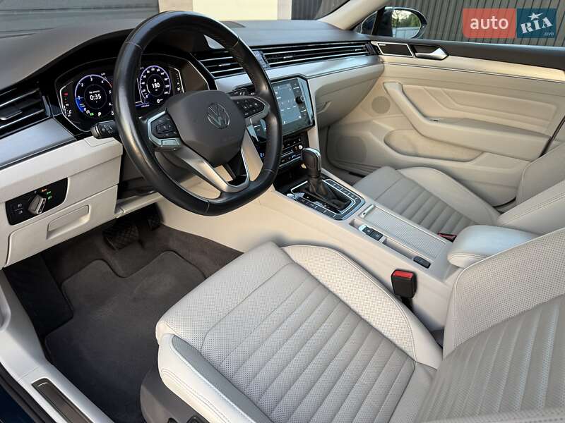 Седан Volkswagen Passat 2020 в Стрию