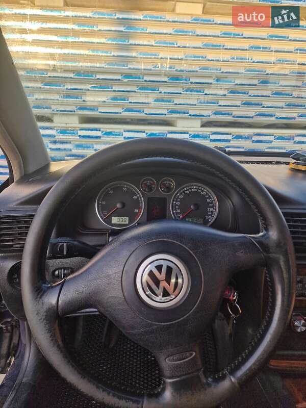 Седан Volkswagen Passat 2002 в Черновцах