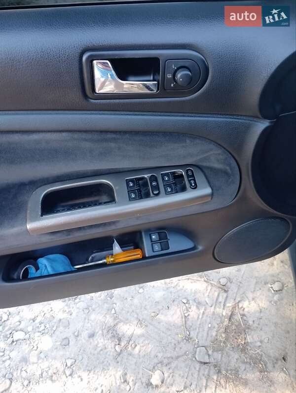 Універсал Volkswagen Passat 2002 в Новояворівську