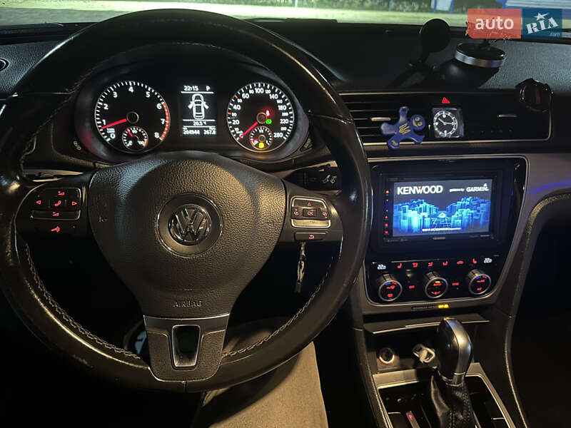 Седан Volkswagen Passat 2014 в Білгороді-Дністровському