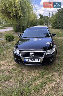 Седан Volkswagen Passat 2010 в Харкові