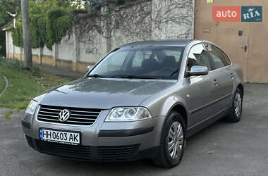 Седан Volkswagen Passat 2001 в Одессе