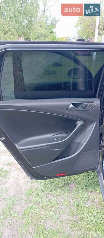 Універсал Volkswagen Passat 2010 в Сумах
