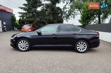 Седан Volkswagen Passat 2015 в Черновцах