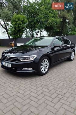 Седан Volkswagen Passat 2015 в Чернівцях
