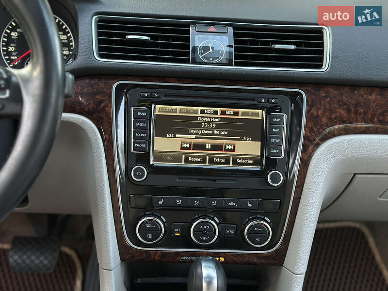 Седан Volkswagen Passat 2012 в Киеве