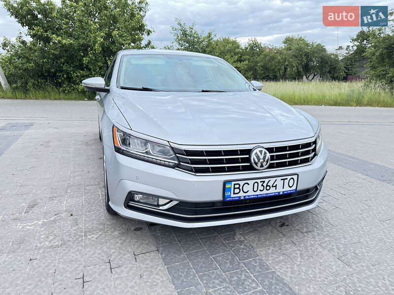 Седан Volkswagen Passat 2018 в Львові