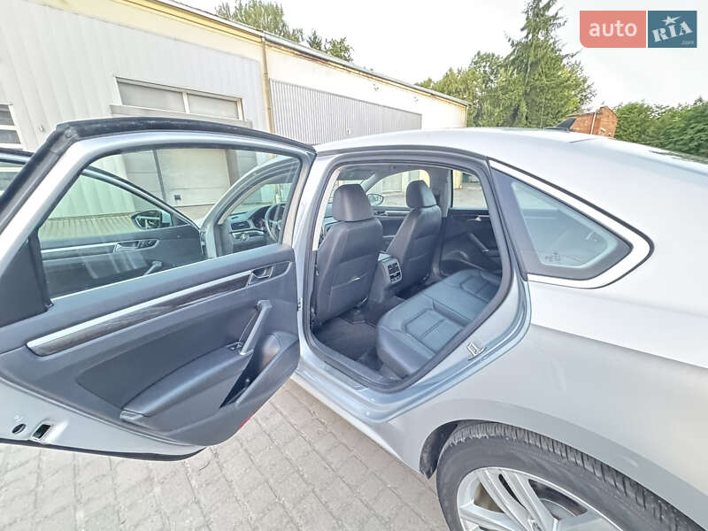 Седан Volkswagen Passat 2018 в Львові