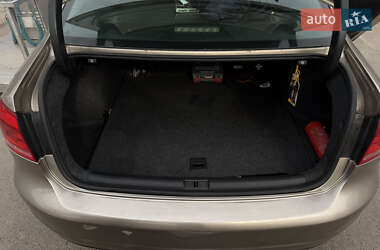 Седан Volkswagen Passat 2015 в 