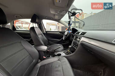 Седан Volkswagen Passat 2015 в 