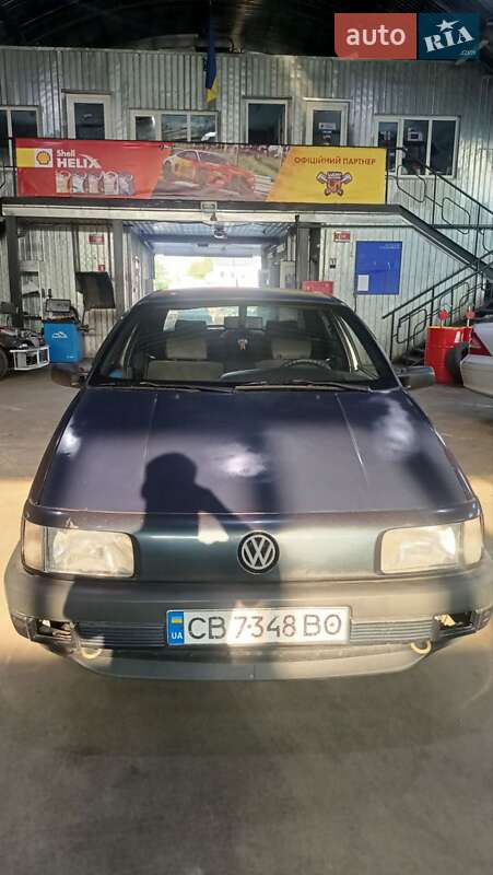 Седан Volkswagen Passat 1990 в Чернігові