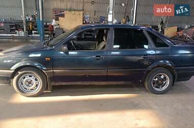 Седан Volkswagen Passat 1990 в Чернигове