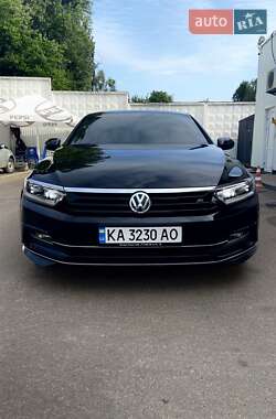 Седан Volkswagen Passat 2015 в Киеве