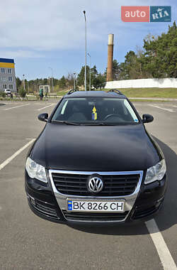 Універсал Volkswagen Passat 2007 в Сарнах