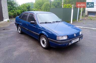 Седан Volkswagen Passat 1989 в Луцке