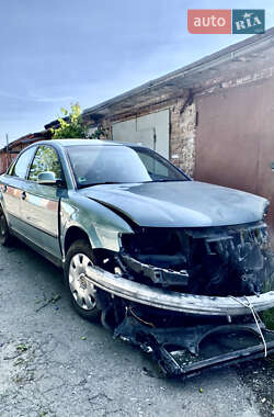 Седан Volkswagen Passat 1998 в 