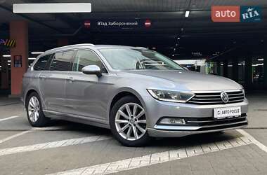 Универсал Volkswagen Passat 2017 в Киеве