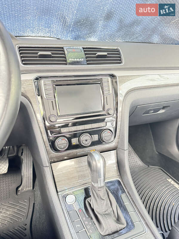 Седан Volkswagen Passat 2018 в Львові
