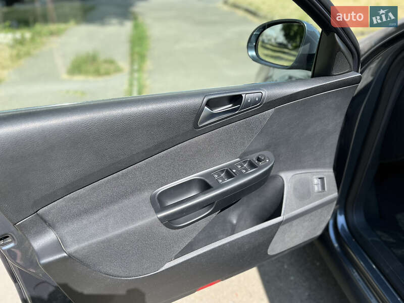 Універсал Volkswagen Passat 2010 в Калуші