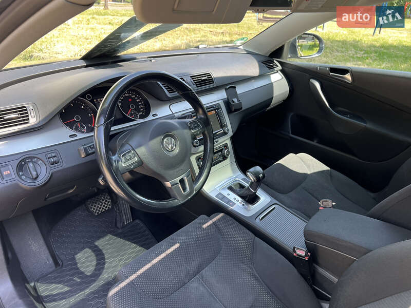 Універсал Volkswagen Passat 2010 в Калуші