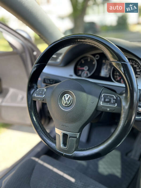 Універсал Volkswagen Passat 2010 в Калуші