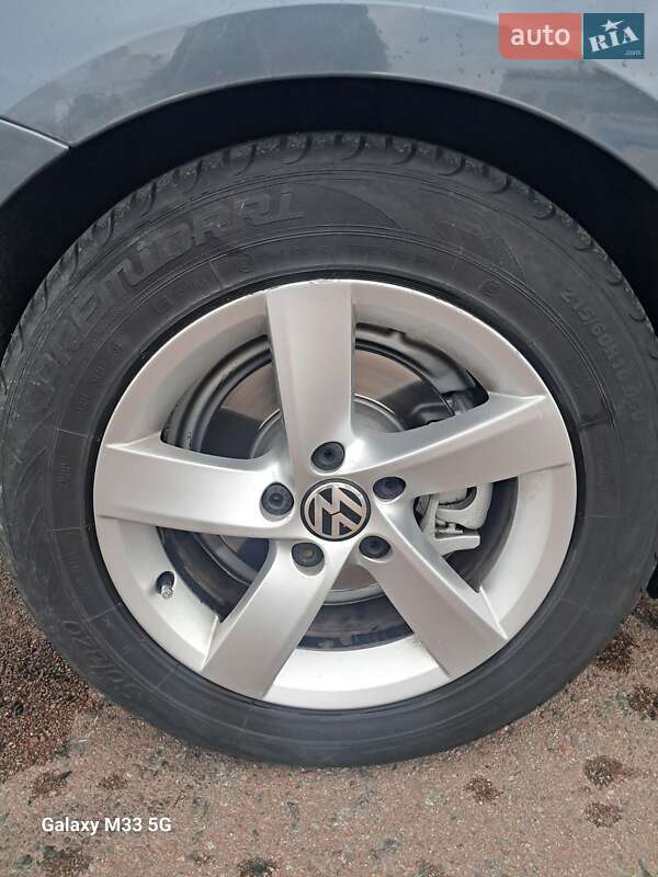 Универсал Volkswagen Passat 2011 в Черновцах