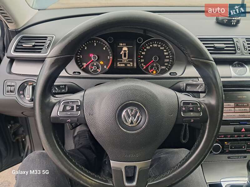 Универсал Volkswagen Passat 2011 в Черновцах