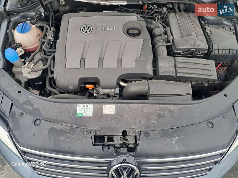 Универсал Volkswagen Passat 2011 в Черновцах