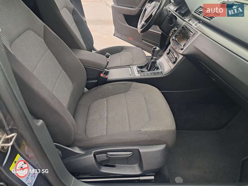 Универсал Volkswagen Passat 2011 в Черновцах