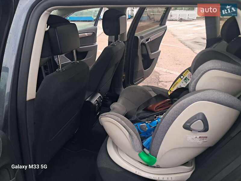 Универсал Volkswagen Passat 2011 в Черновцах