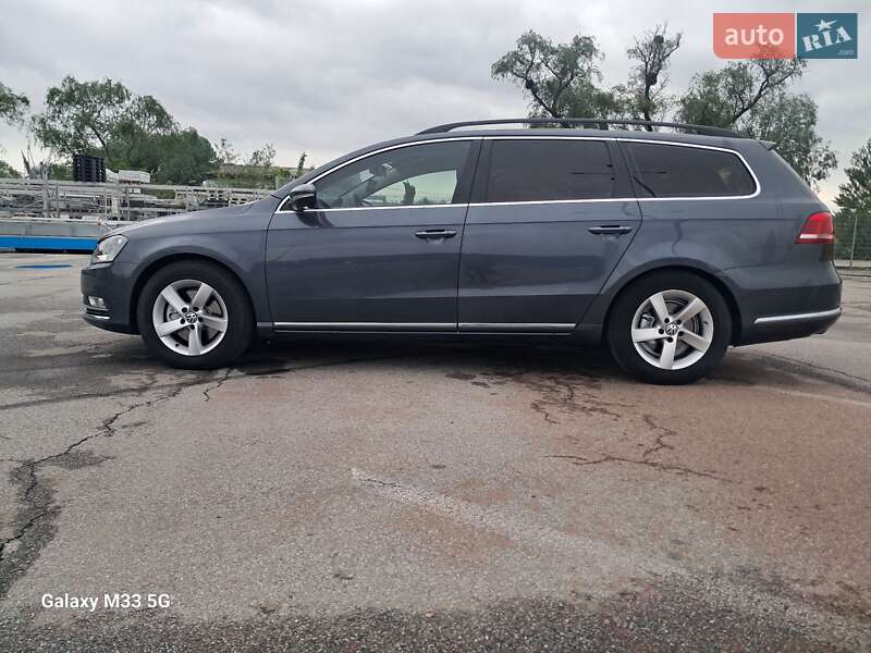 Универсал Volkswagen Passat 2011 в Черновцах
