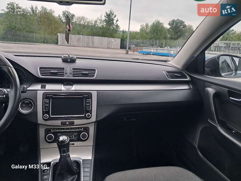 Универсал Volkswagen Passat 2011 в Черновцах