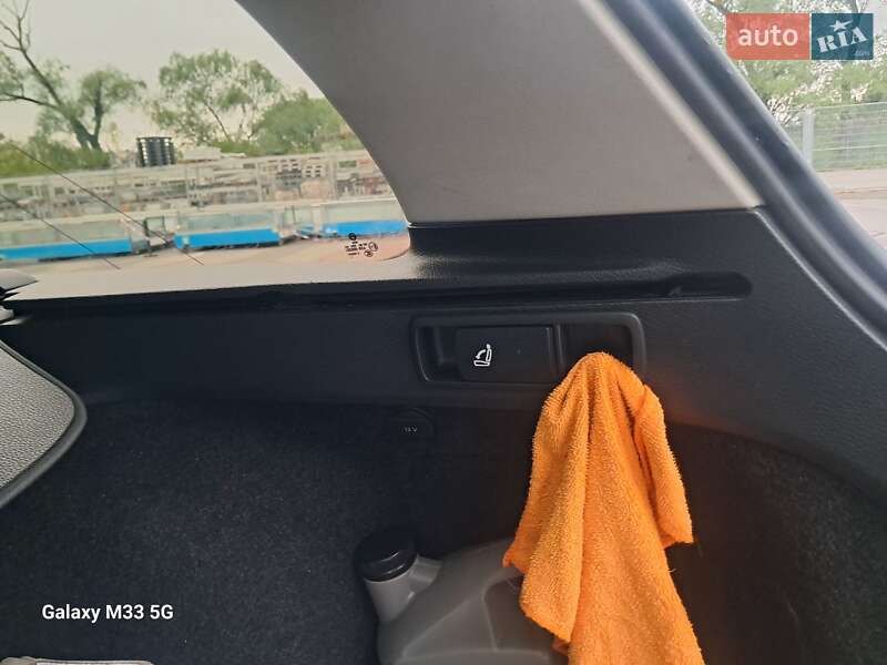 Универсал Volkswagen Passat 2011 в Черновцах