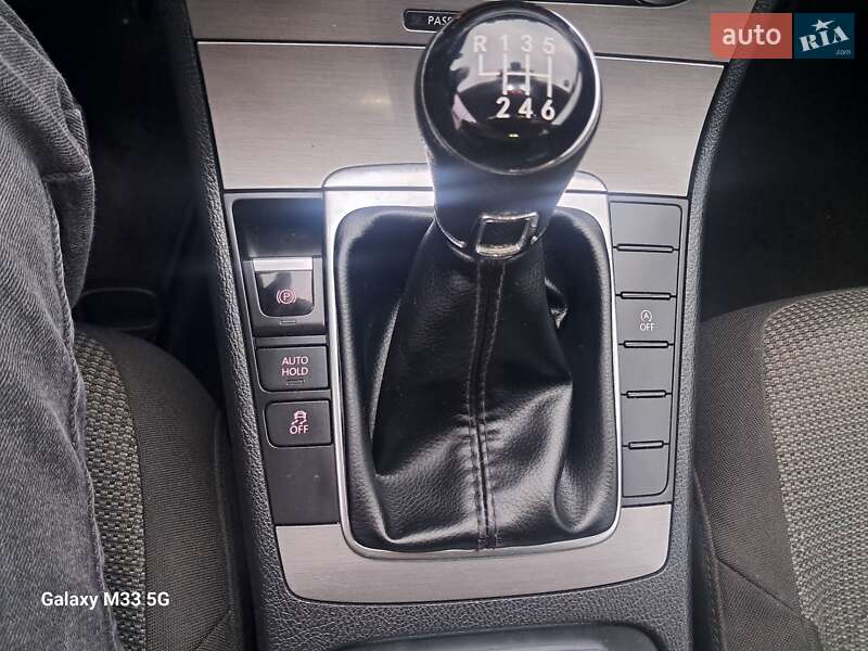 Универсал Volkswagen Passat 2011 в Черновцах