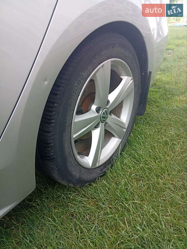 Седан Volkswagen Passat 2012 в Львове