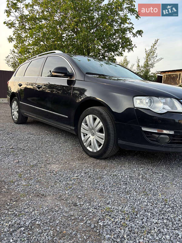 Універсал Volkswagen Passat 2010 в Бердичеві