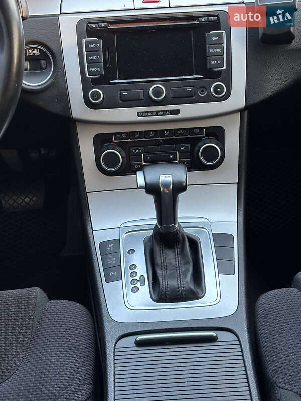 Універсал Volkswagen Passat 2010 в Бердичеві