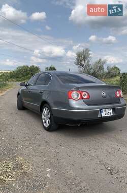 Седан Volkswagen Passat 2006 в Кам'янському