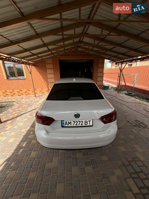 Седан Volkswagen Passat 2012 в Коростышеве