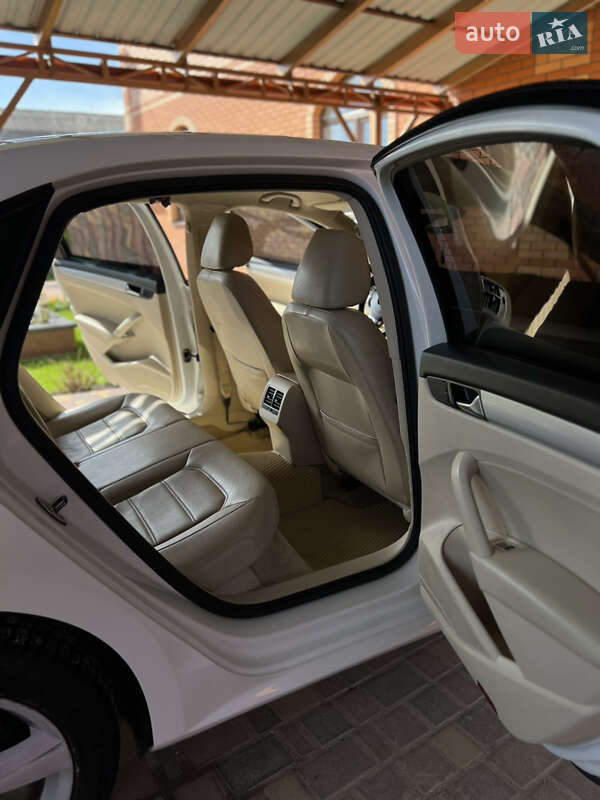 Седан Volkswagen Passat 2012 в Коростышеве