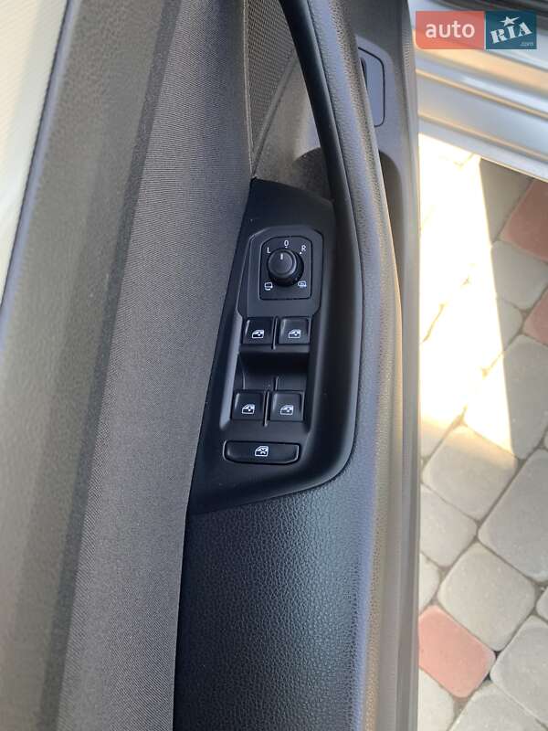 Универсал Volkswagen Passat 2018 в Дрогобыче