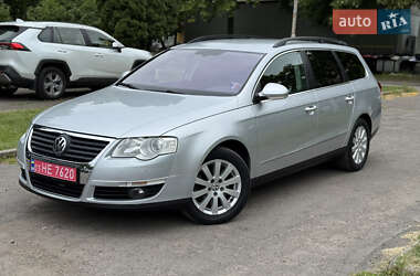 Універсал Volkswagen Passat 2010 в Рівному