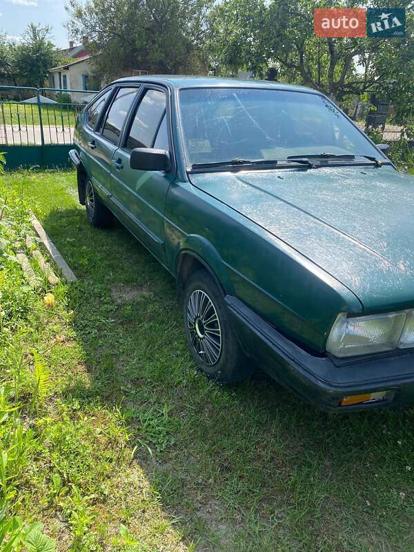 Седан Volkswagen Passat 1987 в Березному