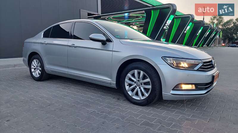 Седан Volkswagen Passat 2016 в Одесі