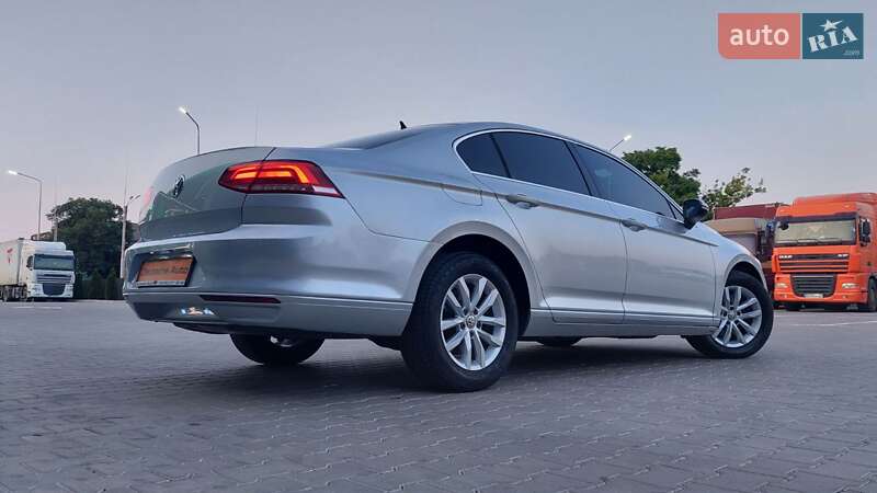 Седан Volkswagen Passat 2016 в Одесі