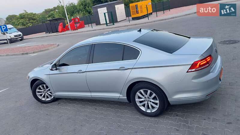 Седан Volkswagen Passat 2016 в Одесі