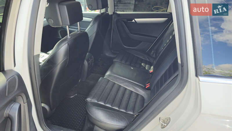 Универсал Volkswagen Passat 2012 в Львове
