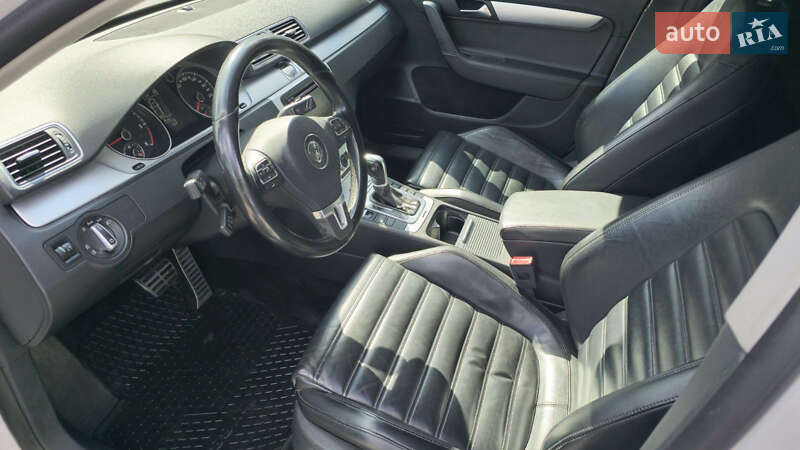 Универсал Volkswagen Passat 2012 в Львове